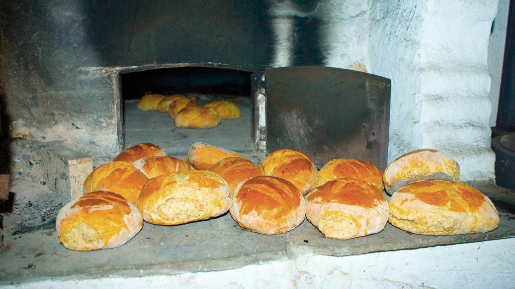 Hva med en vedfyrt bakerovn i sommer?