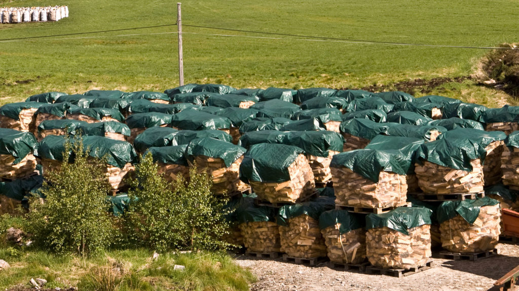Hvordan tørkes veden hos vedprodusentene?