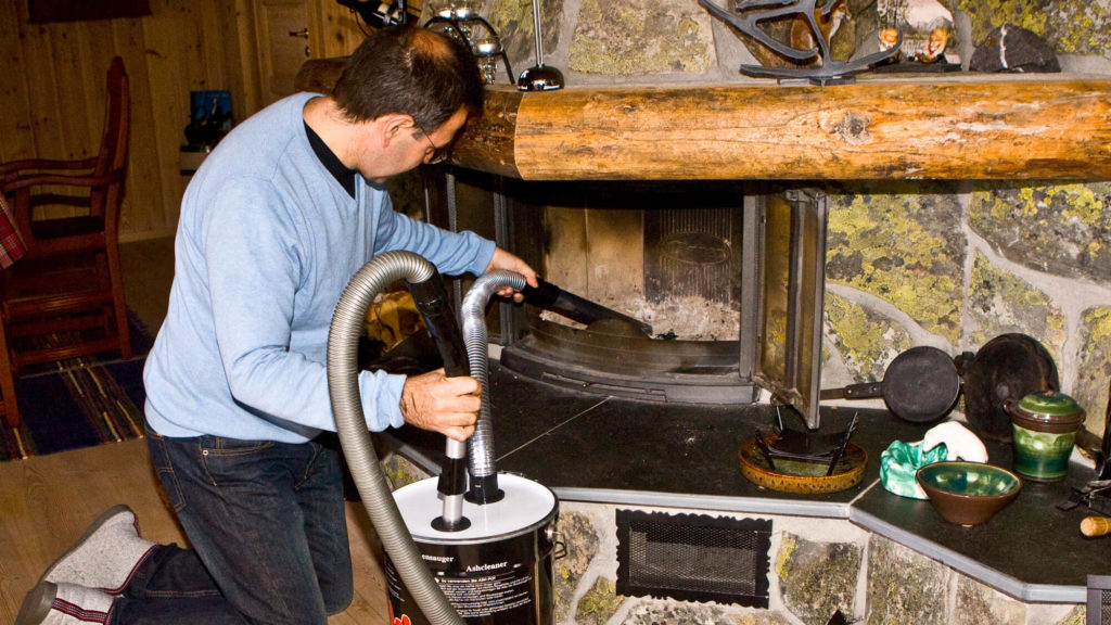 Ikke støvsug i peis og ovn uten spesialutstyr