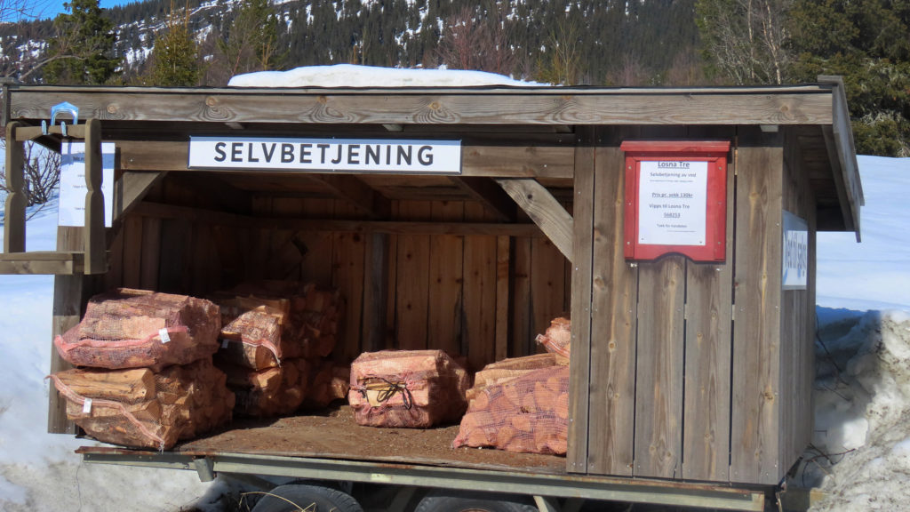 Mye ved også til hyttene